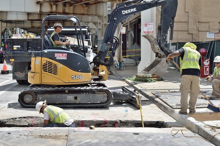 shutterstock_452542813_t-oconner_article-08-18 Trenching and Excavation - Solaris Attachments